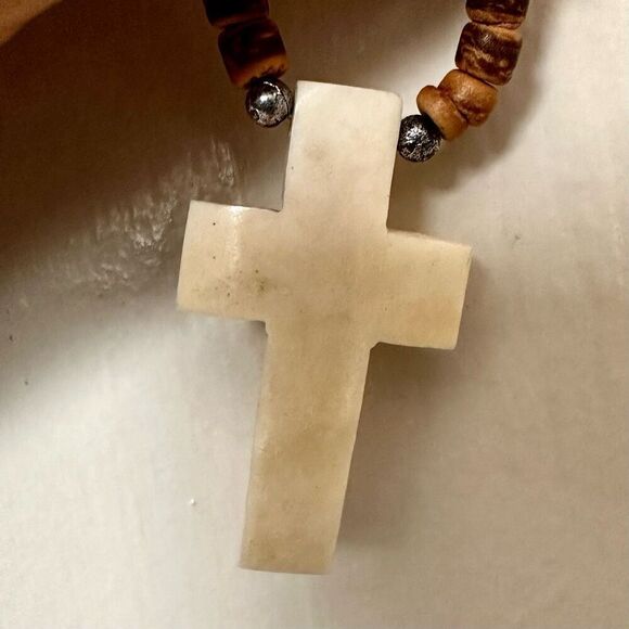 Bone cross coconut shell beaded pendent necklace - Picture 9 of 9